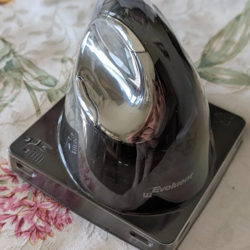 Evoluent VerticalMouse Ergonomic Mouse Buletooth (Right-Handed)